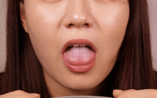 Japanese girl tongue play (10)